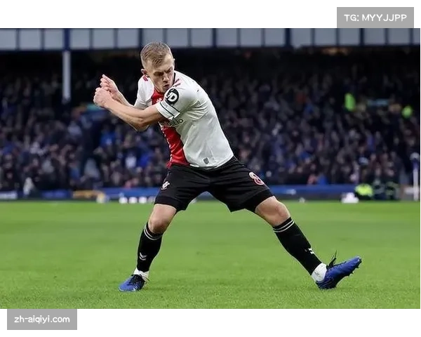 评论：从赛季数据看，英超中锋“回撤接应”职责已成普遍要求